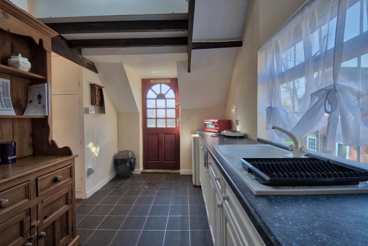 17Th-Century One Bed Studio With Parking & Garden! Elkesley Экстерьер фото
