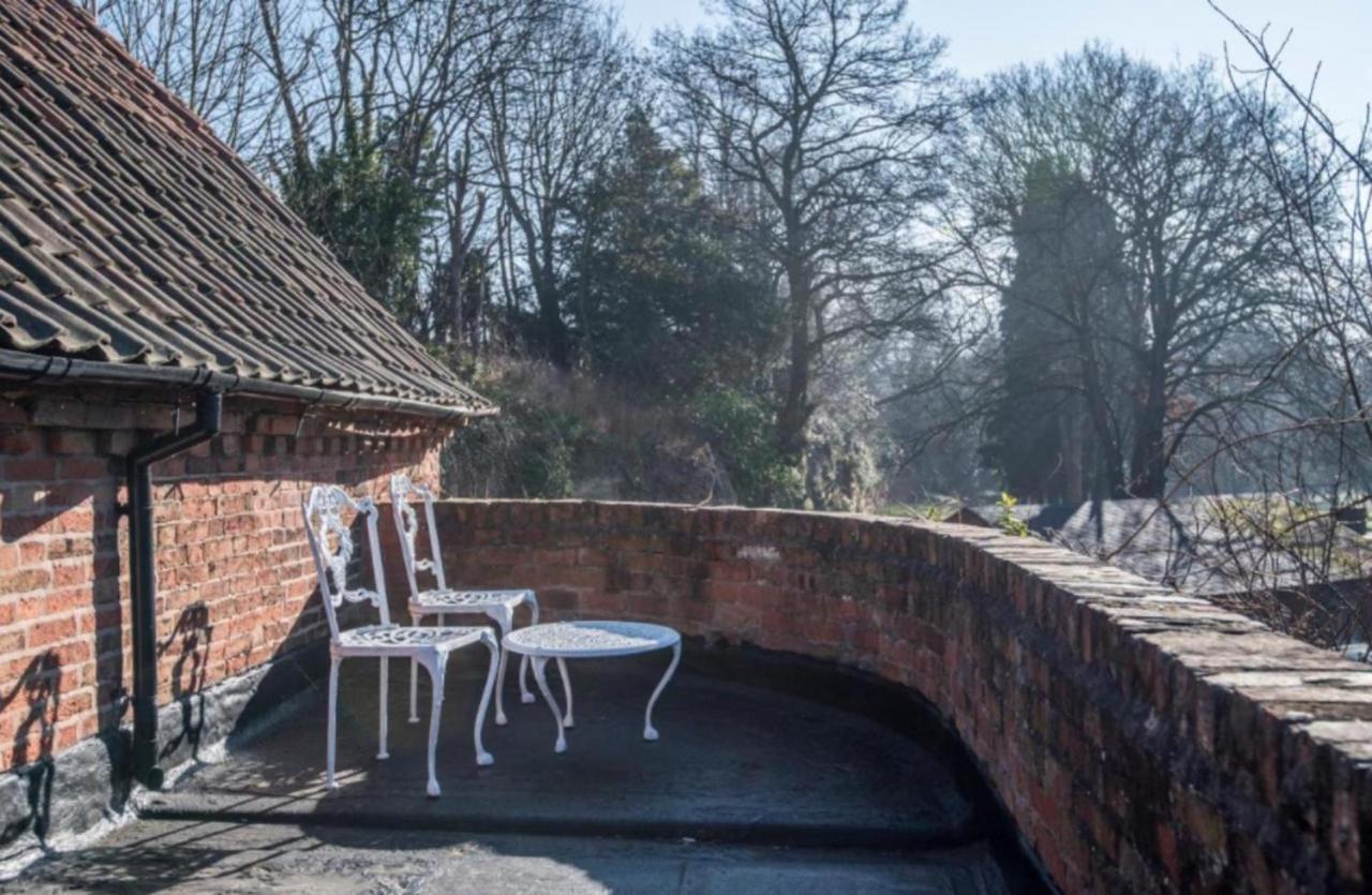 17Th-Century One Bed Studio With Parking & Garden! Elkesley Экстерьер фото